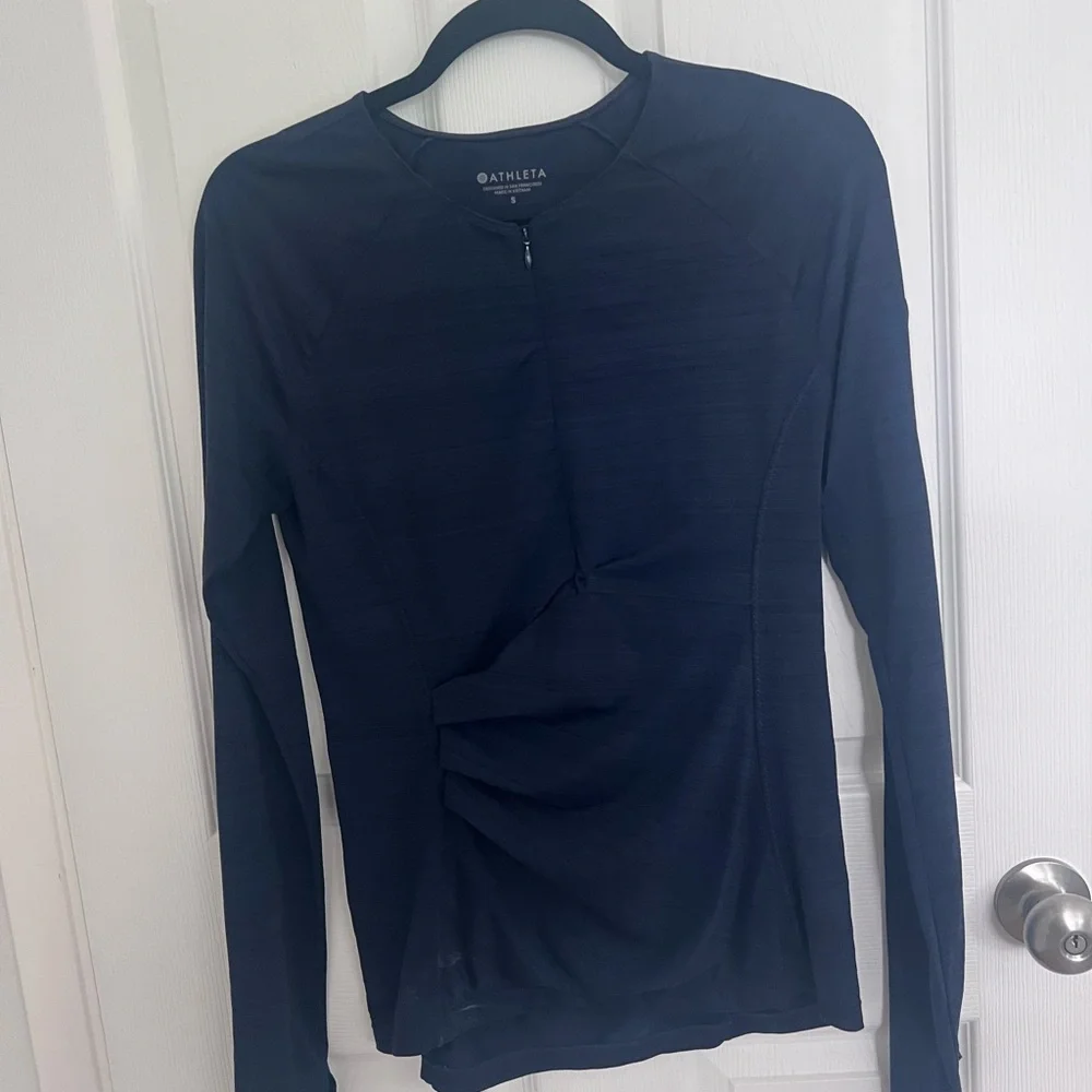 Athleta Women's Long Sleeve Athletic Top Size S - Picture 5 of 7